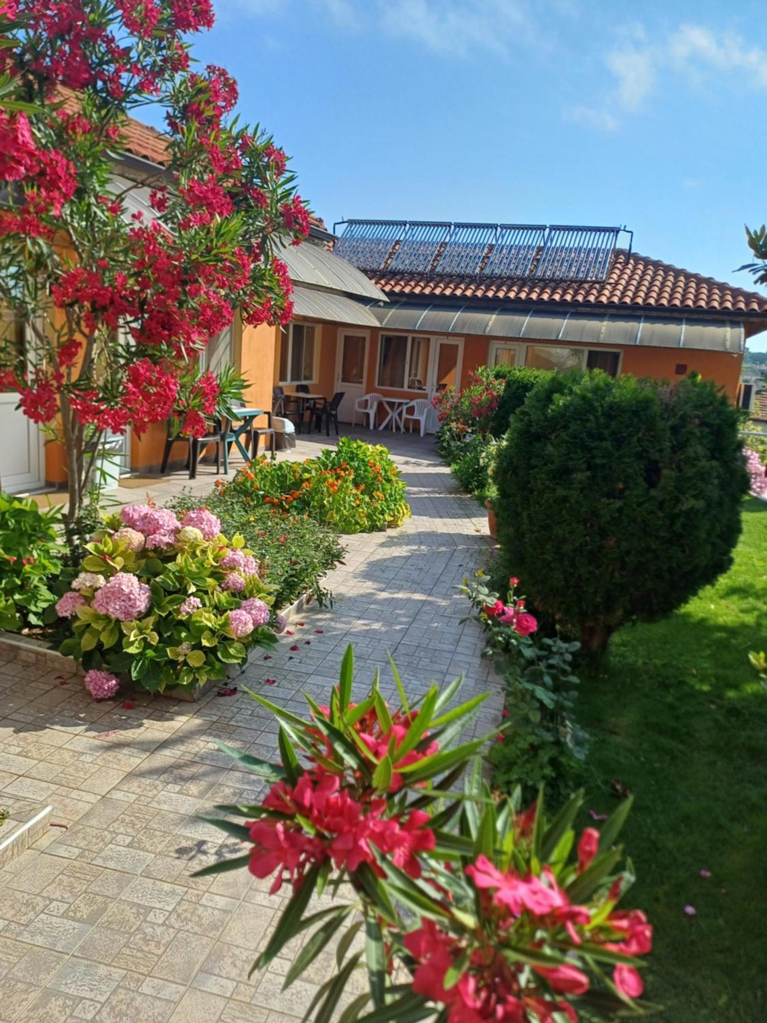 Dom Zaharievi Otel Byala  Dış mekan fotoğraf